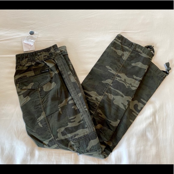 NWT Sanctuary cargo crop pants - Picture 3 of 4